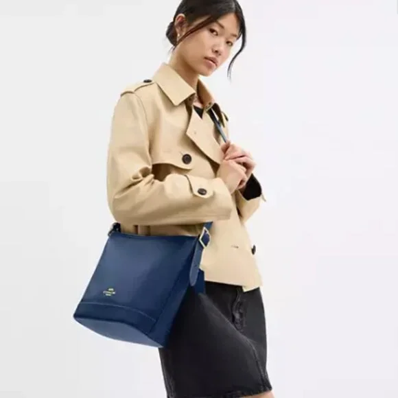 Coach Jude Duffle Bag NWT With Mystery Bonus Box - Picture 2 of 6